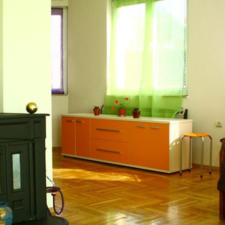 ביטולה Goldy Hostel מראה חיצוני תמונה