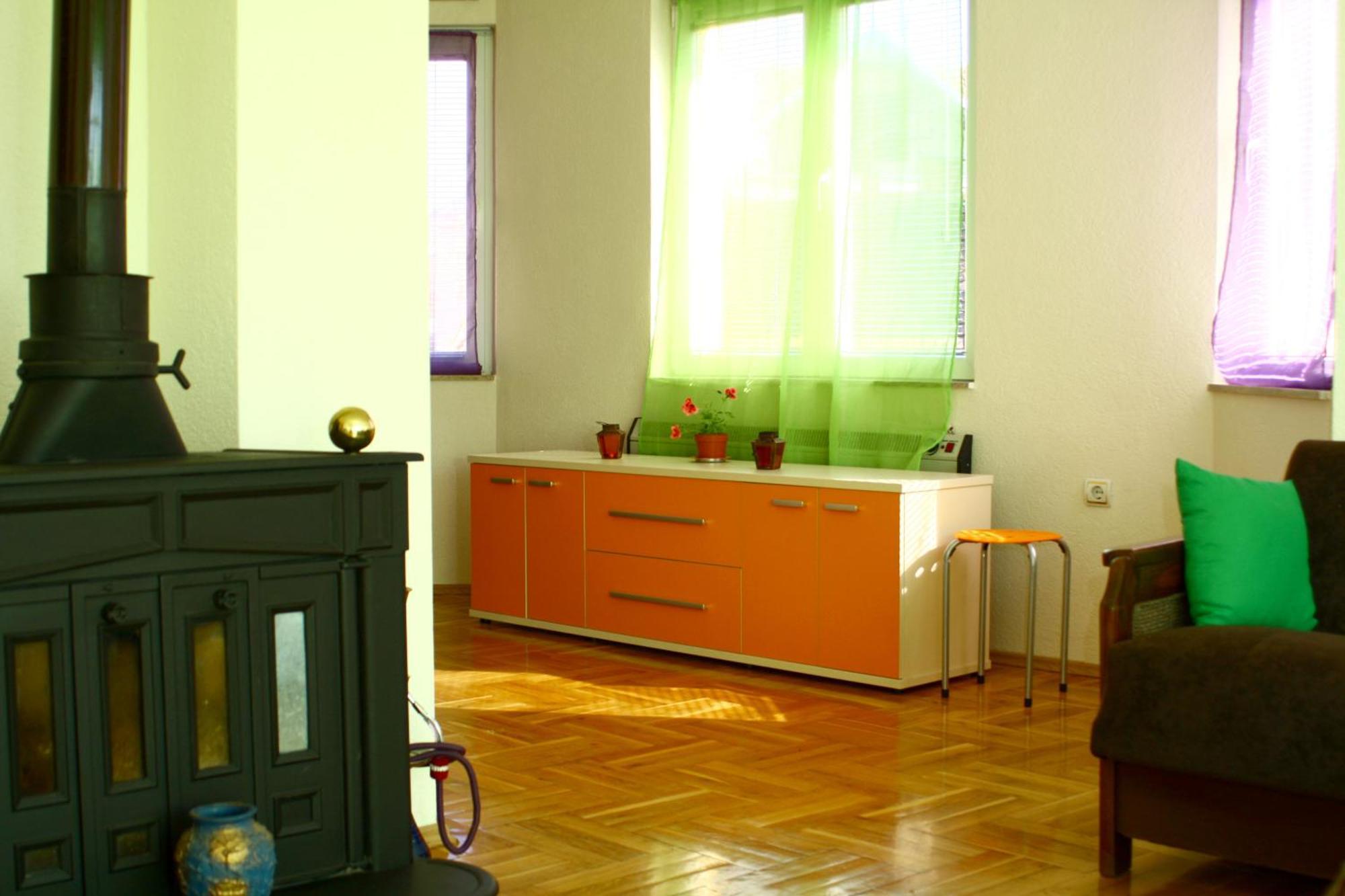 ביטולה Goldy Hostel מראה חיצוני תמונה