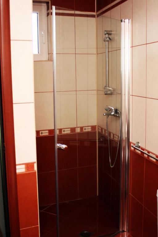 ביטולה Goldy Hostel חדר תמונה