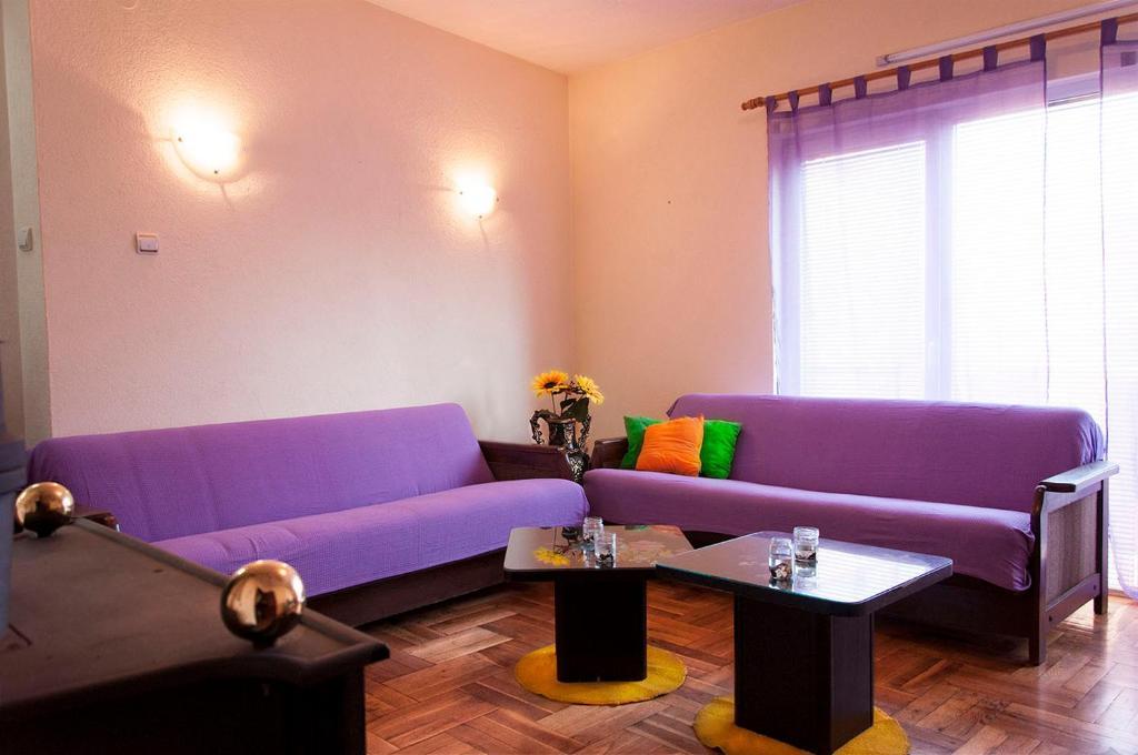 ביטולה Goldy Hostel מראה חיצוני תמונה