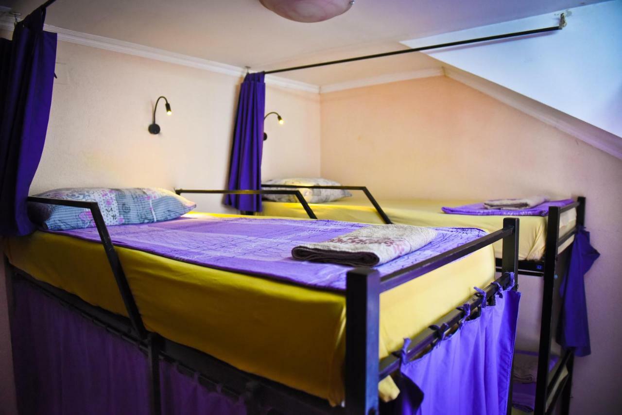ביטולה Goldy Hostel מראה חיצוני תמונה
