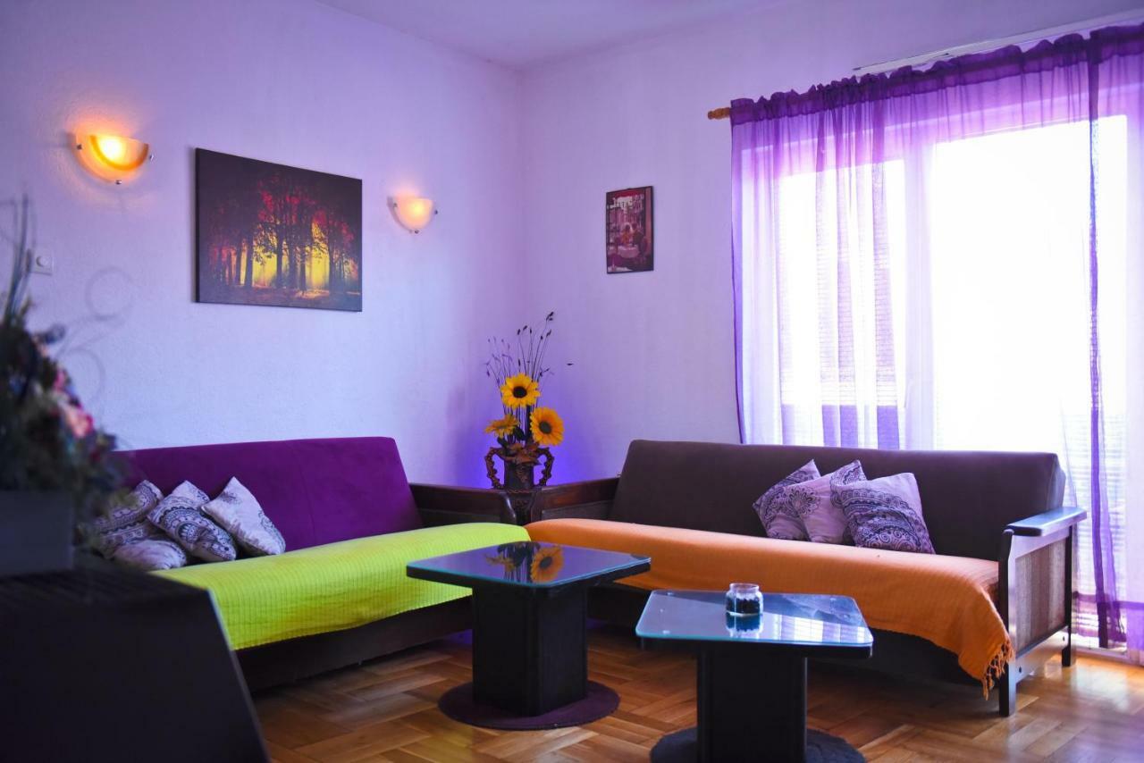 ביטולה Goldy Hostel מראה חיצוני תמונה